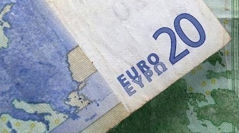 The IFS found that a tapering of the PAYE and earned income tax credits in Ireland would actually create an effective marginal tax rate of 64.1% on employment income between € 100,000 and €120,000