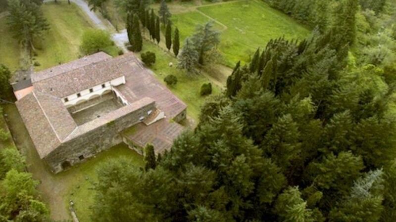 Italy: former Carmelite convent comes with 20 rooms