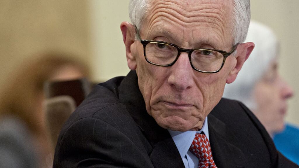 Stanley Fischer of the US Federal Reserve: “I expect GDP growth to pick up in coming quarters, as investment recovers from a surprisingly weak patch and the drag from past dollar appreciation diminishes.”
