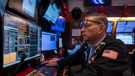 Markets dip in face of good corporate results