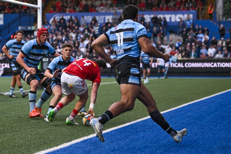 Munster’s Calvin Nash scores a try at the Arms Park. Photograph: Mike Jones/Inpho
