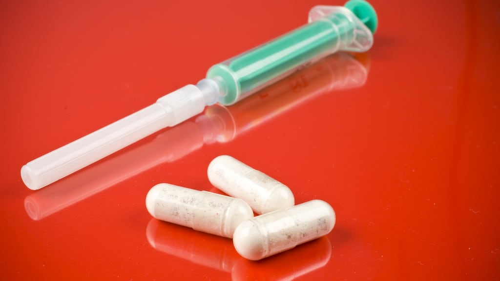 HealthBeacon’s core product is a smart sharps bin digitally connected to a patient’s phone and used for disposal of injector pens and syringes.