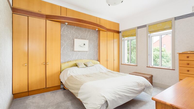 Brooklyn, Dolphin Avenue