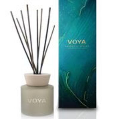 VOYA’s Seasonal Spiced Reed Diffuser (€46)   sharp orange, warm cinnamon, wood and clove aroma is perfect for the festive season