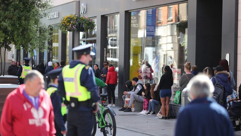 A reopened Henry Street: Shoppers do and don’t observe social distancing. Photograph Nick Bradshaw