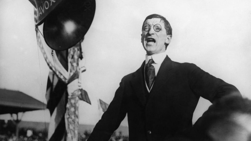 Éamon de Valera  addressing a meeting in Los Angeles on his US tour as president of Dáil Eireann. Photograph: Topical Press Agency/Getty