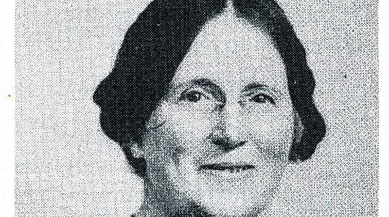 Dr Kathleen Lynn evaded capture by ‘dressing like a lady, in my Sunday clothes and feather boa, and by walking instead of cycling’.