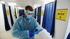 Covid-19: Mandatory quarantine for passengers is not workable, Tánaiste says