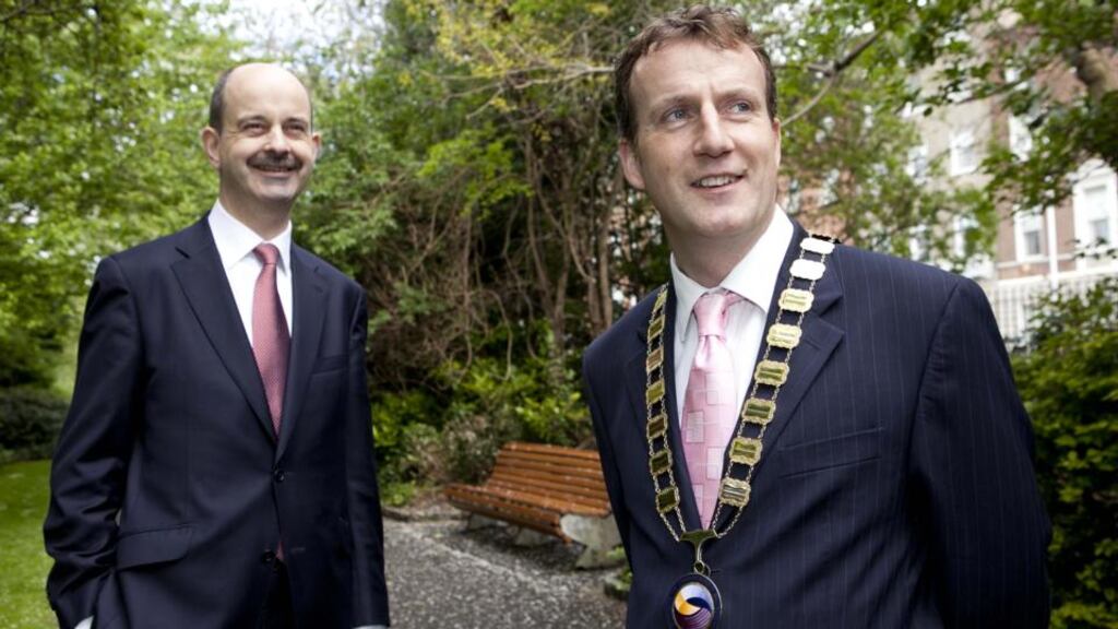 New SCSI president Micheál O’Connor (right) with outgoing president Roland O’Connell