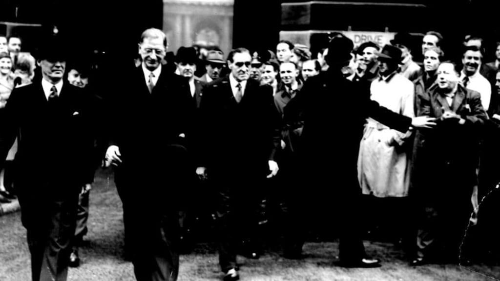 De Valera with the Irish high commissioner, John Whelan Dulanty