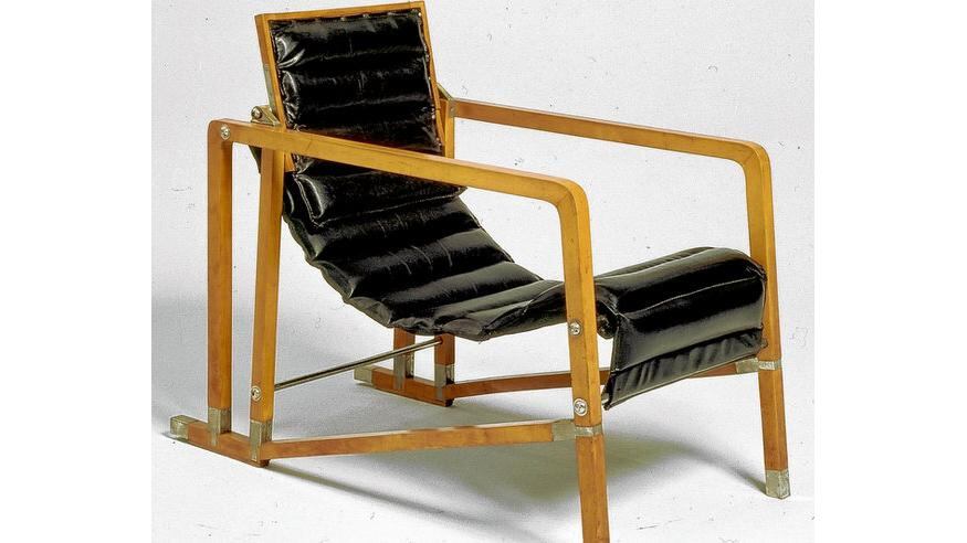 Eileen Gray's furniture designs, on exhibit in the Centre Pompidou in Paris, were described as "ahead of their time"