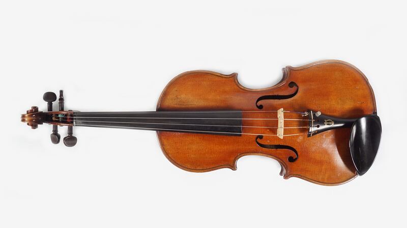 Violin, Neapolitian School (1900-1930) €10,000-€15,000