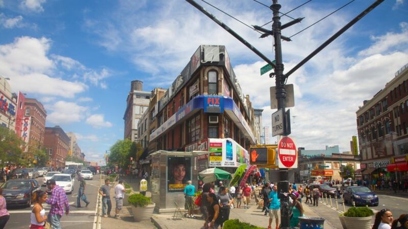 The Hub, South Bronx, New York, USA. Retail, theater, and restaurant heart of the South Bronx, located where four roads converge: East 149th Street, and Willis, Melrose and Third Avenues. Located in neighborhoods of Melrose and Mott Haven, The Hub has been called “the Broadway of the Bronx”. Site of both maximum traffic and architectural density, it resembles a miniature Times Square, a “bow-tie” created by geometry of street intersections.