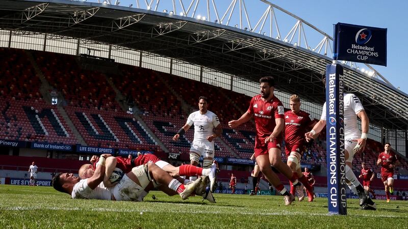 Keith Earls dives to score during Munster’s defeat to Toulouse. Photograph: Billy Stickland/Inpho