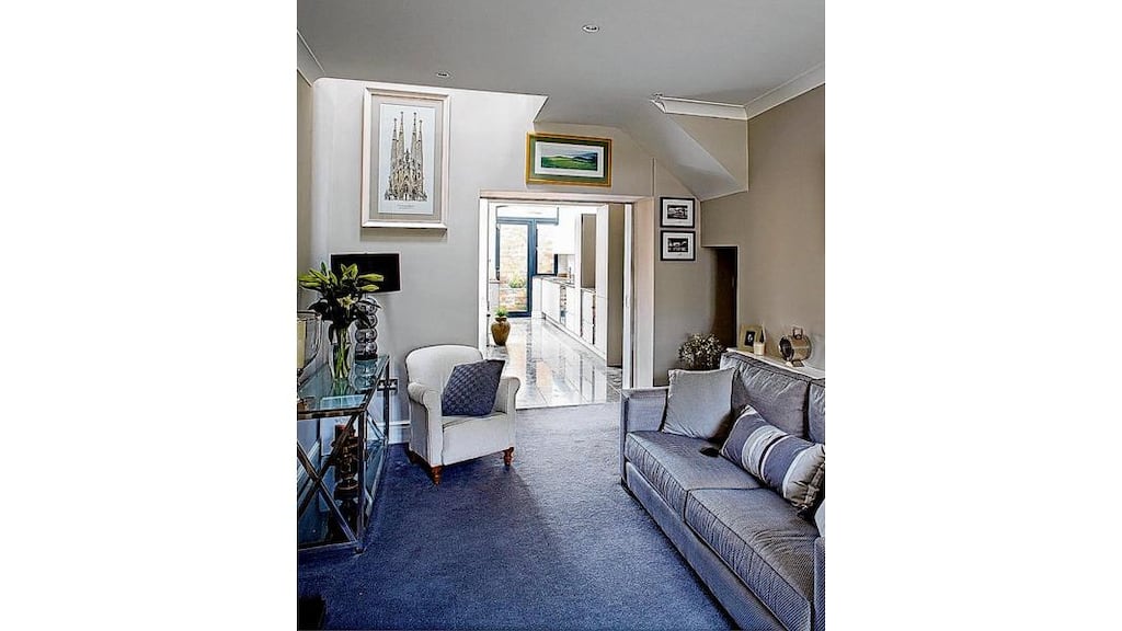 The use of a continuous colour palette throughout the ground floor gives continuity to the space and extends out to the garden, drawing the eye out as far as it can go