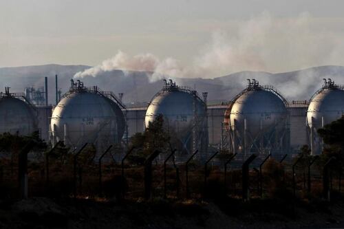 Brent slips  below $106 on demand worries