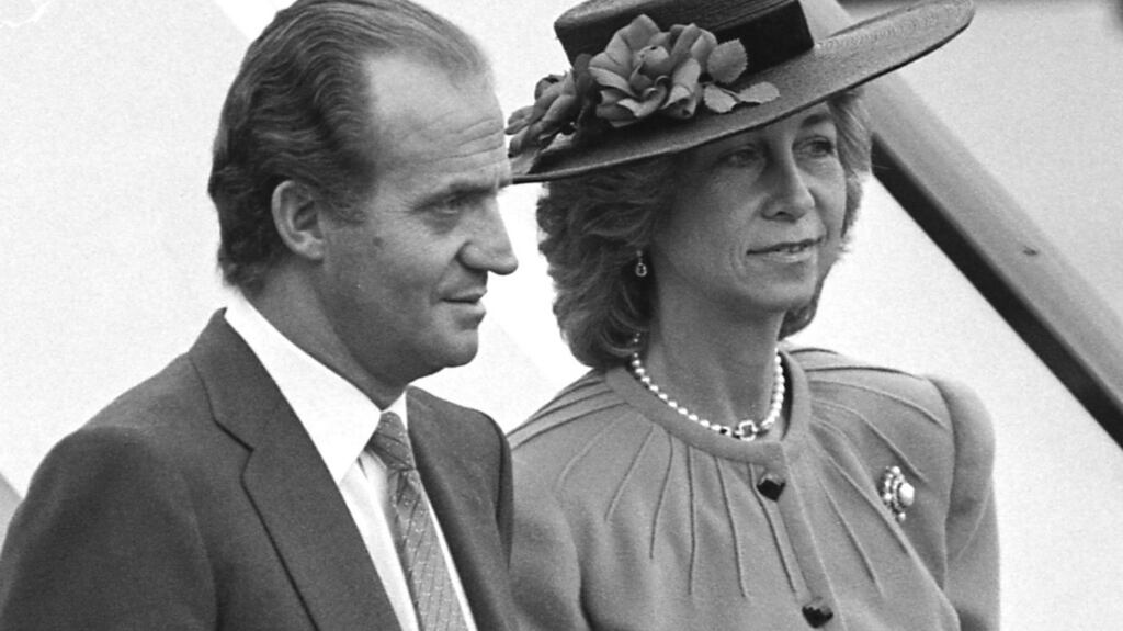 King Juan Carlos and Queen Sofia arrive at Dublin Airport on July 1st 1986. Photograph: Tom Lawlor