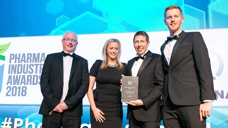 Andreas Bieringer, Managing Director, BOC Gases presents the Pharma Project of the Year - Small award to the Pfizer Ringaskiddy team.