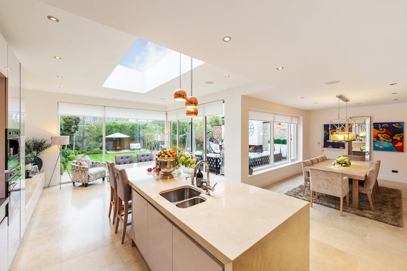 Kitchen/dining/living room