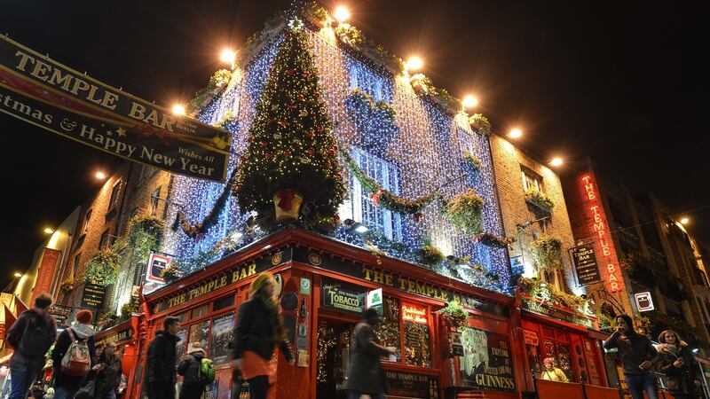 Visitors to Ireland claim the weather makes you want to go to a cosy pub and stay warm.
