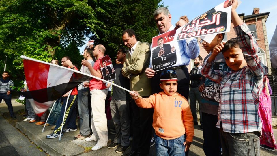 Morsi supporters outside the Egyptian embassy in Dublin today. Photograph: Alan Betson/The Irish Times