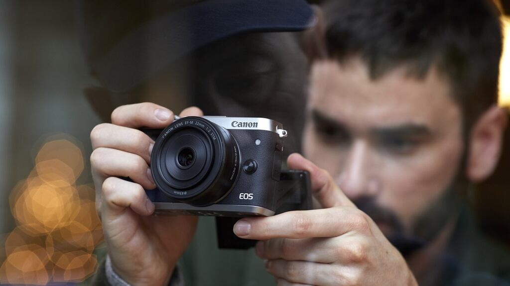 Sharing images from the M6 is simple, with wifi and NFC built in