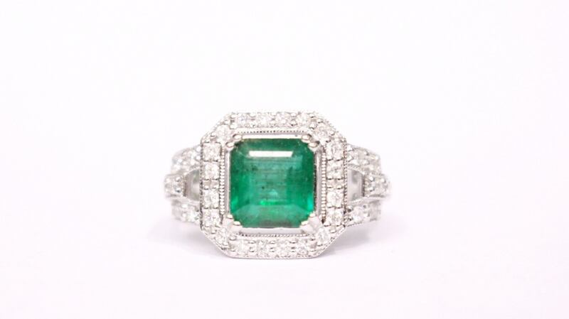 Lot 17: Emerald and diamond ring (€3,600-€4,000) at Hegarty’s in Bandon.