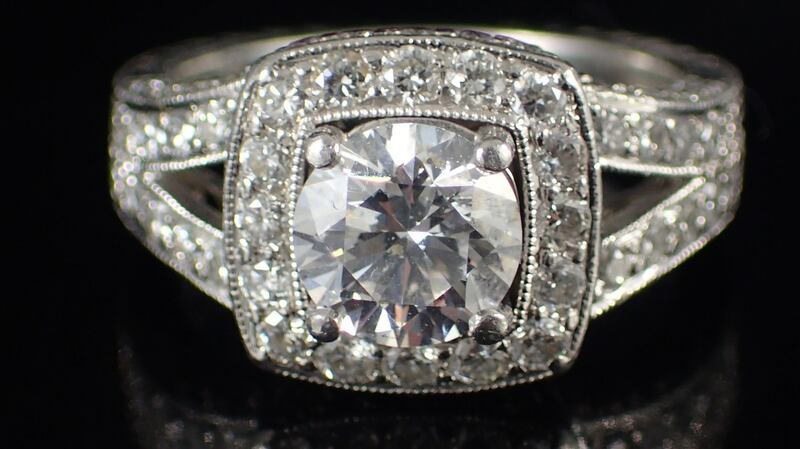 1.06ct diamond ring, €4,500 (€4,500-€5,500) John Weldon