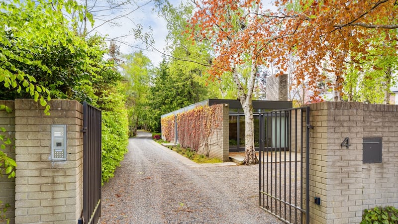 Entrance and two-bedroom gate lodge.