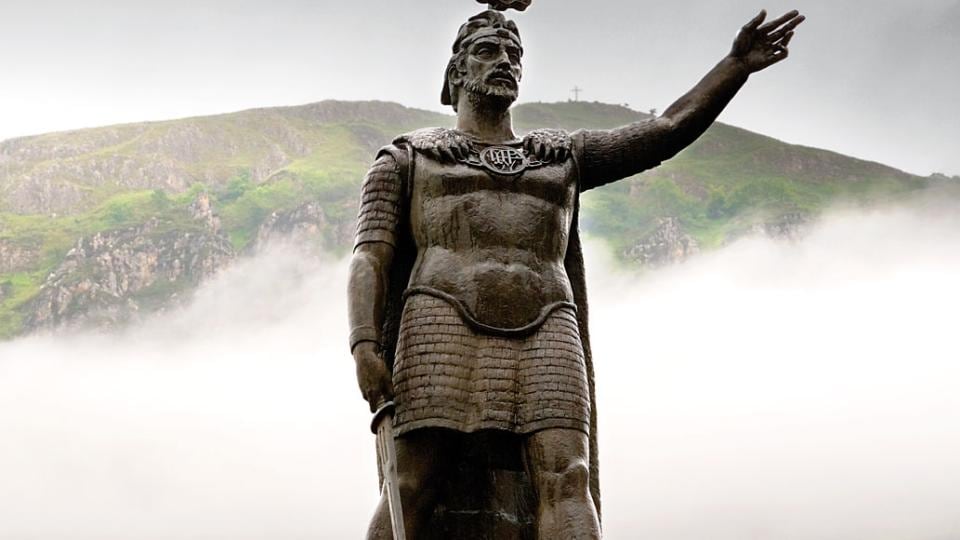 Pelayo the Visigoth nobleman, among the misty mountains at Covadonga