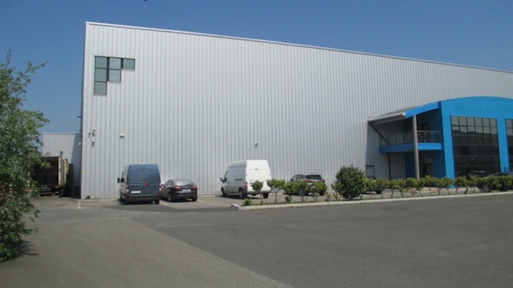 Unit 617A comprises 1,825sq m (19,644sq ft) of ready-to-go warehouse and office facilities