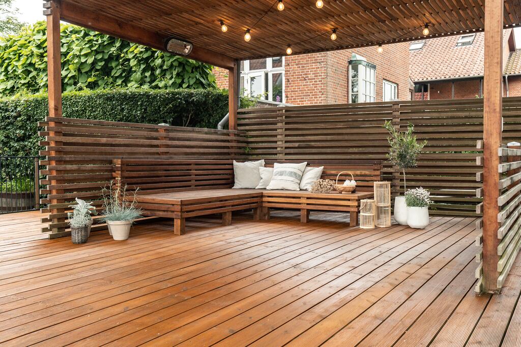 Should you go for a deck or a patio? Sometimes the choice depends on the suitability of your garden