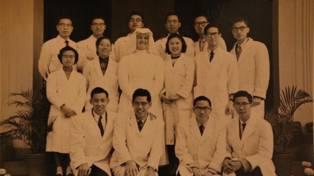 Dr Cathleen Monahan with medical students, Ruttonjee, 1957. Courtesy Missionary Sisters of St Columban.