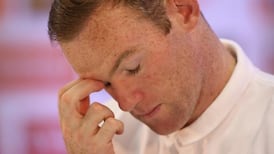 Rooney backs England boss Hodgson