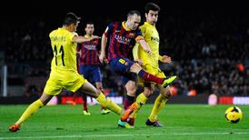 Iniesta to stay at Barcelona