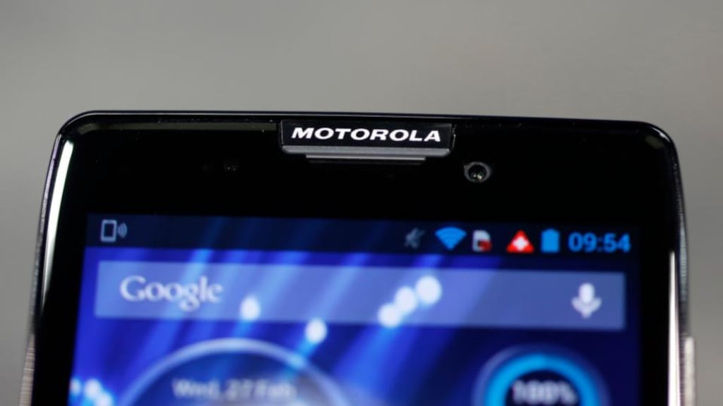 When Mart’s new Motorola Razr started acting up, the customer service from eMobile was far from satisfactory