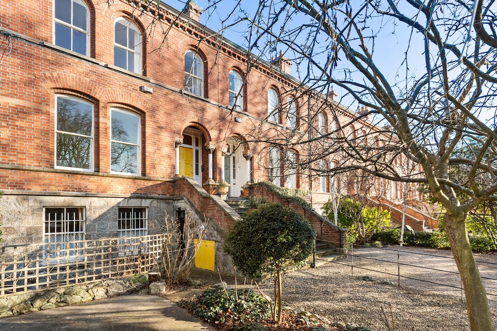 44 Leeson Park: Six-bed terraced house.