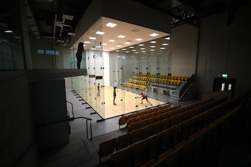 Traidisiún fada na liathróide láimhe