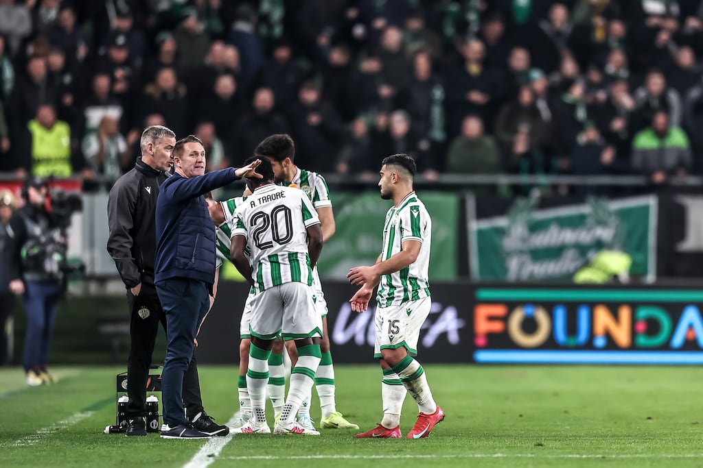 Robbie Keane of Ferencváros head coach gives advice to his players during the Europa League match against AZ. Photograph: David Balogh/Getty