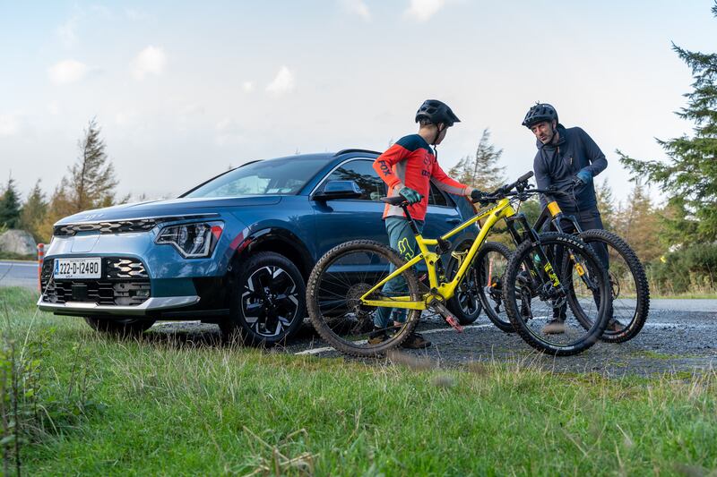 Oscar and Kevin get ready to take to the trails.
