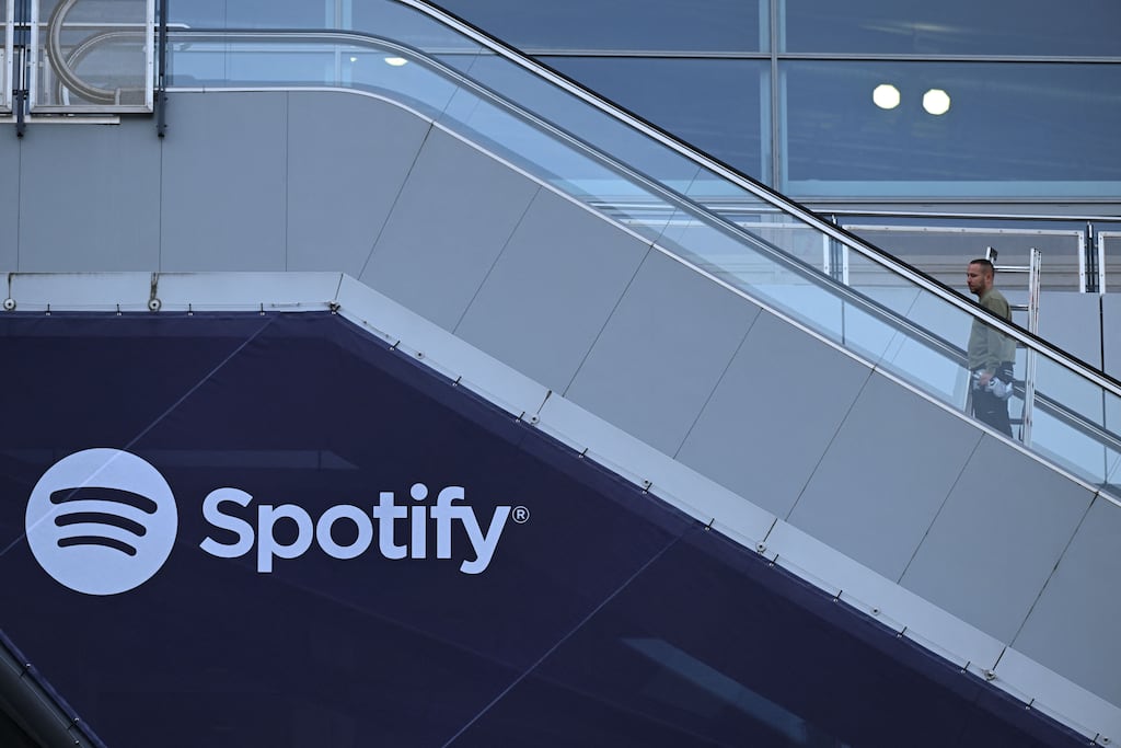 Spotify, the world’s largest music streaming service, is poised to adjust its royalty model in the quarter of 2024 so that a new minimum annual threshold for streams will apply before a track becomes eligible for royalties.