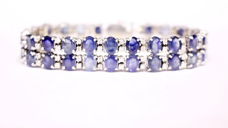 Lot 14: White gold diamond and sapphire bracelet at Hegarty’s Auction Rooms in Bandon (€4,800–€5,000).