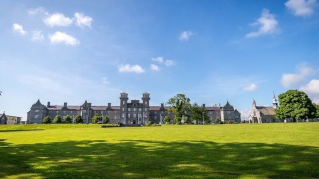 The Clarion is a four-star hotel which has 162 bedrooms, including 89 suites, bar, restaurant, extensive meeting and conference facilities, leisure centre and swimming pool