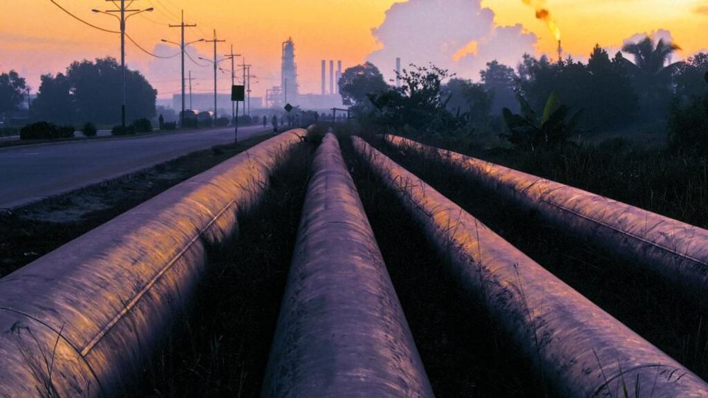 MPLX operates a network of crude oil and product pipelines in the US Midwest and Gulf Coast regions