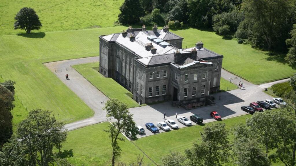 Sligo councillors have voted to have a special meeting to discuss the fallout of the Lissadell House rights of way court case.