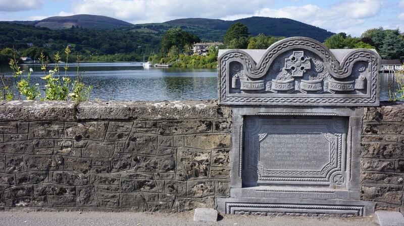 The monument to the Scariff Martyrs on Killaloe Bridge
