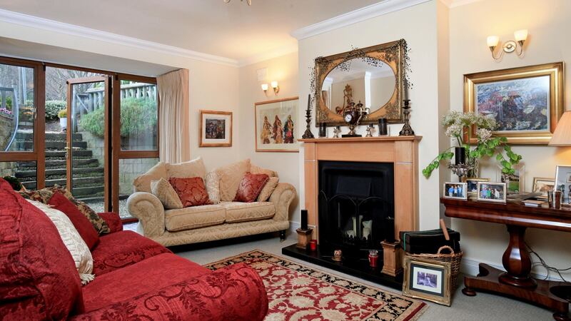 2 Woodview, Commons Road, Loughllnstown, Dublin 18