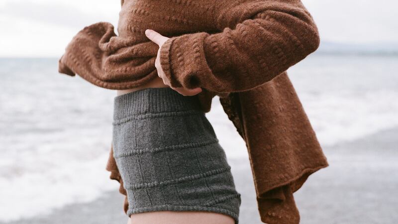 Slub turtleneck tobacco €570, bubble wrap €475, graphite pants €185, Ros Duke