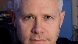 What happens in the early response to infections?