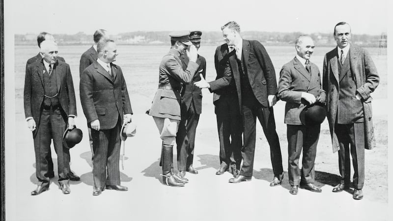 Timothy Smiddy, the irish Free State’s envoy to the US, second right, with US secretary of state Kellogg; Capt Hermann Koehl; Major James Fitzmaurice; Col Charles Lindbergh; and Eddie Rickenbacker, a famous wartime ace
